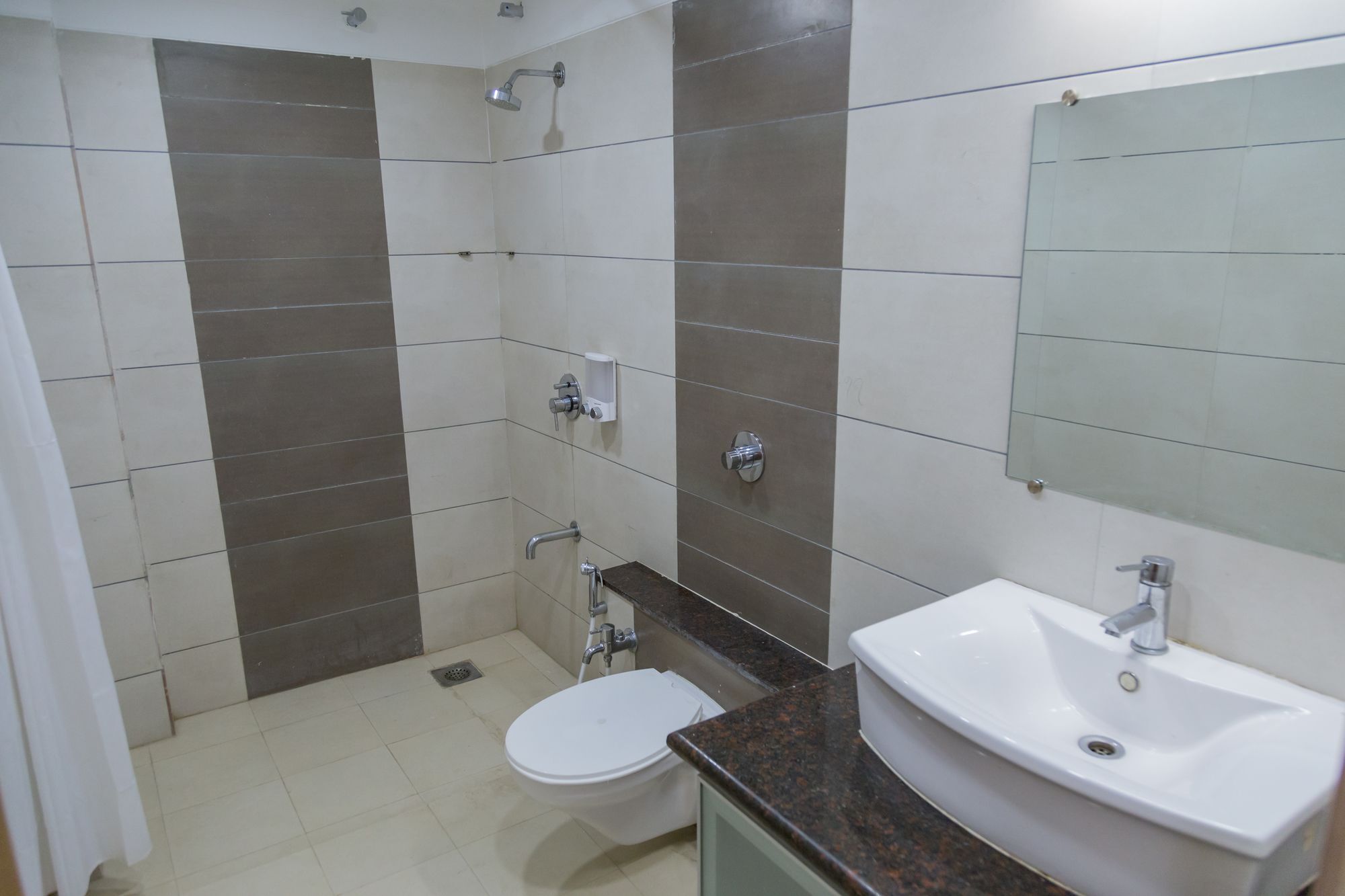 The Silver Leaf Hotel Ahmedabad Bagian luar foto
